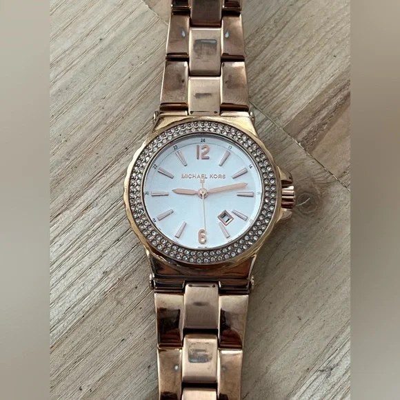 Michael Kors Ladies Watch Crystals Accents Pearl Dial Rose Gold-Tone Bracelet